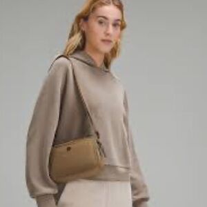 Lululemon camera bag in artifact